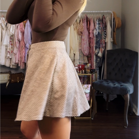 Classic Brown Checkered Skirt - Picture 12 of 17